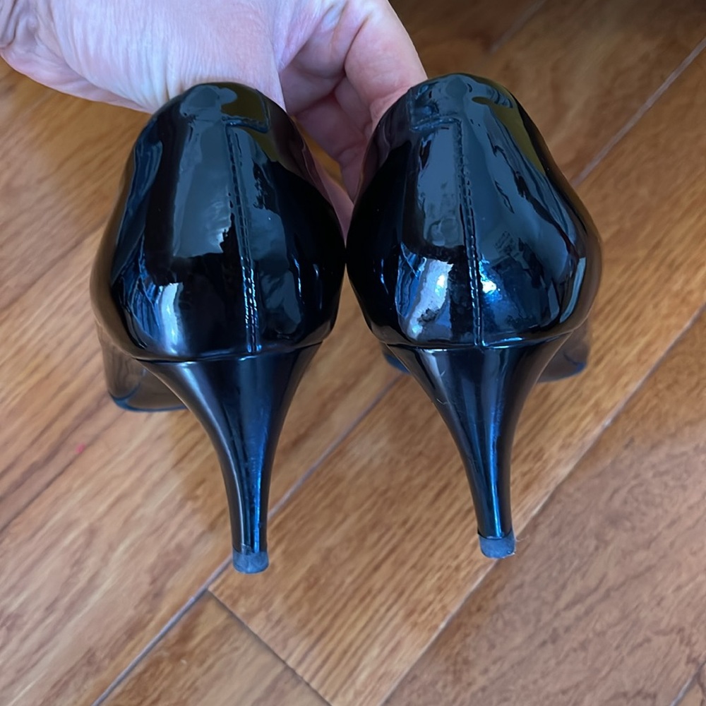 Roger Vivier black patent pumps kitten heels with classic silver square buckle - Picture 4 of 8